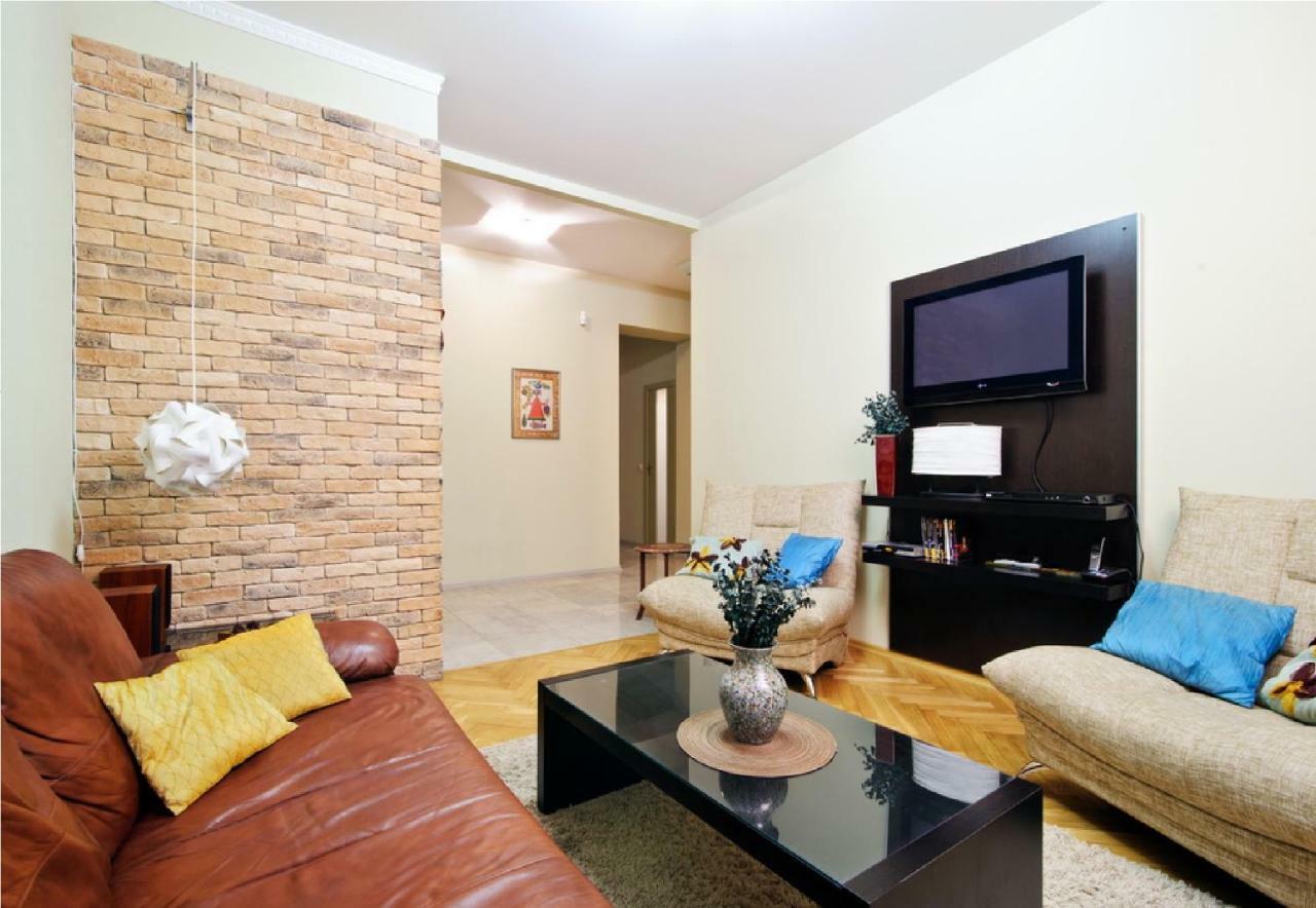 Vip-Kvartira By On The Academy Of Sciences Apartamento Minsk Exterior foto
